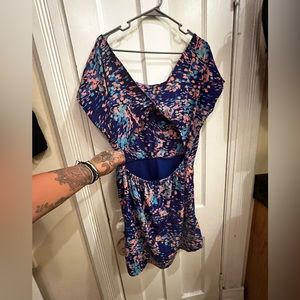 Women’s size large open back dress multicolored